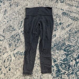 Athleta salutation 7/8th leggings with pockets